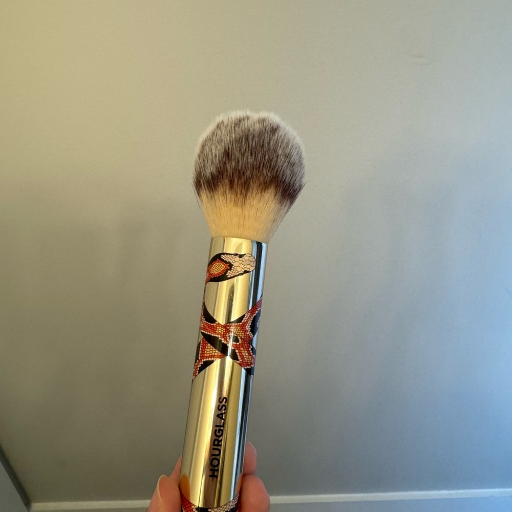 Hourglass limited edition powder brush holiday face brush